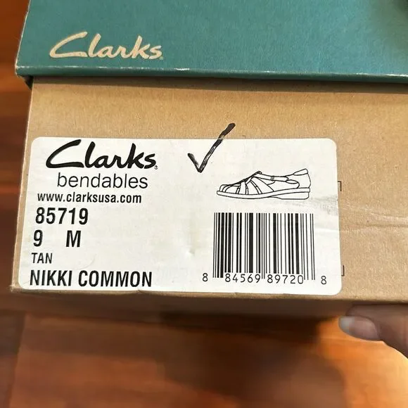 Clarks Bendable Loafer - Picture 8 of 9